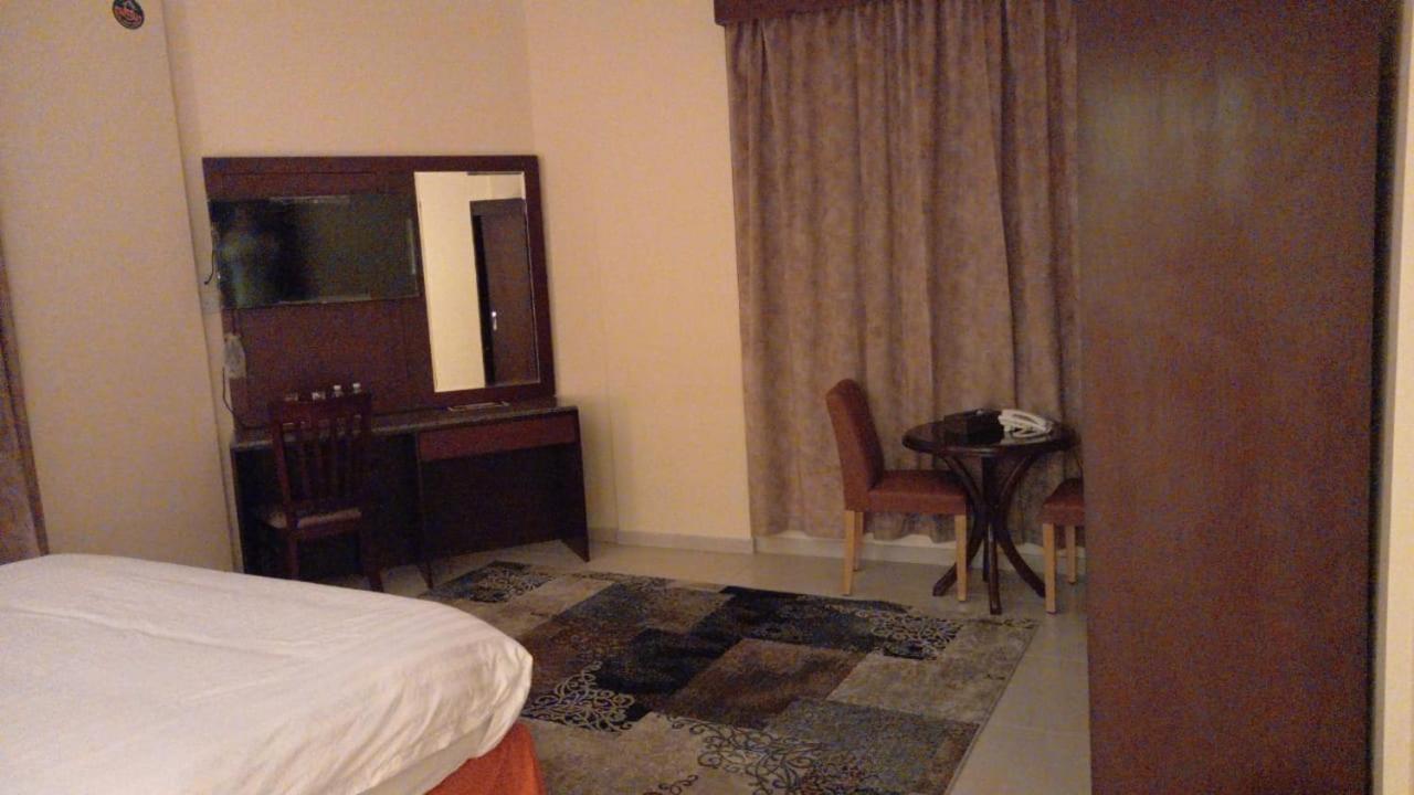 Al Ayniah Hotel Medina Buitenkant foto